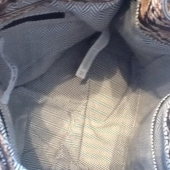 Drawstring Bucket Handbag (Snake Print) - Picture 4 of 4